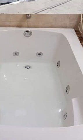 Instalación de tina con hidromasaje